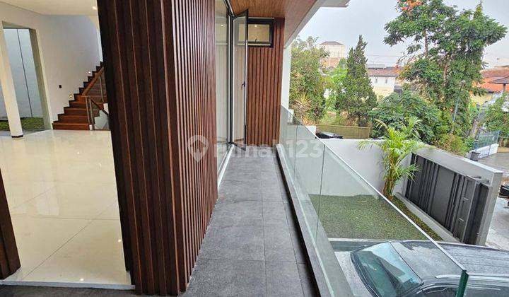 Rumah Baru Cantik Minimalis Siap Huni di Setraduta  1