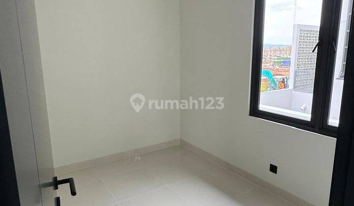 Rumah Modern Minimalis dan Masih Baru di Genova Summarecon Bandung