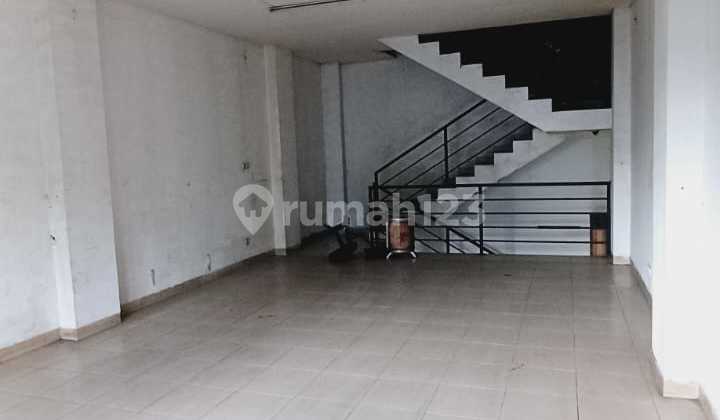 3-Story Ready-to-Use Shop House on Mainroad Cibabat Cimahi 3-Story Ready-to-Use Shop House on Mainroad Cibabat Cimahi