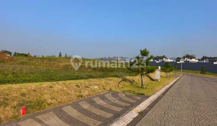 Exclusive View Lot in the Golf Area of Taman Paramawati Kbp