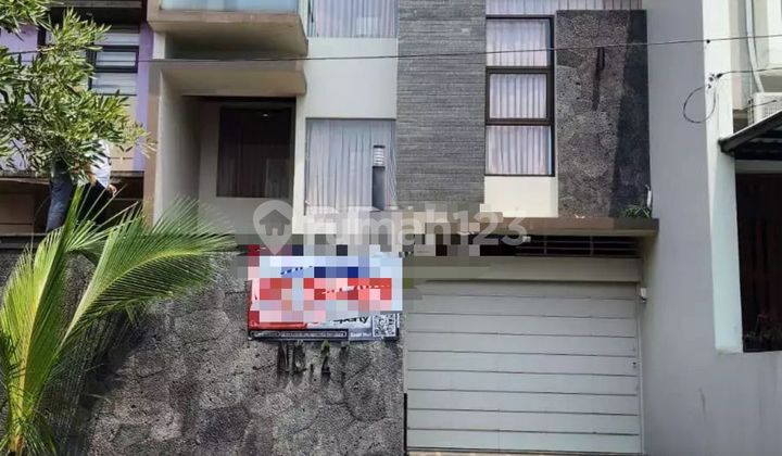 Tanah dan Rumah 3 Lantai Murah di Komplek Setra Duta 1