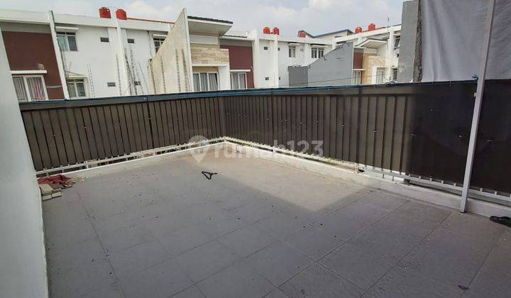 Rumah Minimalis Hook Siap Huni di Komplek Courtyard Karawang