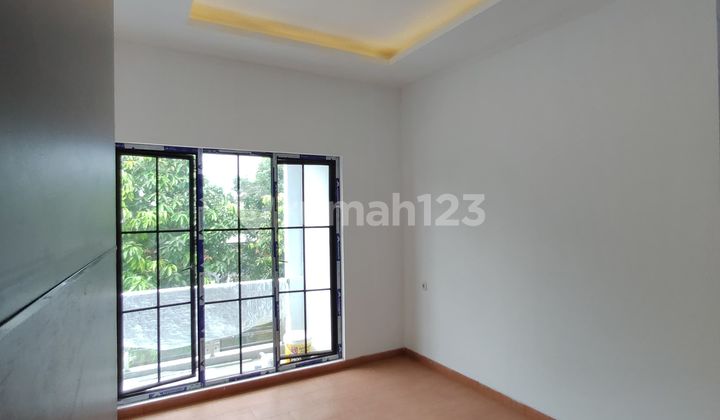 Dijual Rumah Baru Siap huni Di Meruya, 4 Kt, Lb. +/- 100m2, 2 Lantai, Jakarta Barat