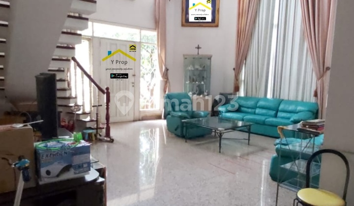 Dijual Rumah Intercon, Taman Kebon Jeruk, Lt 450m2, Semi Furnish, Kt 5+1, Jakarta Barat 