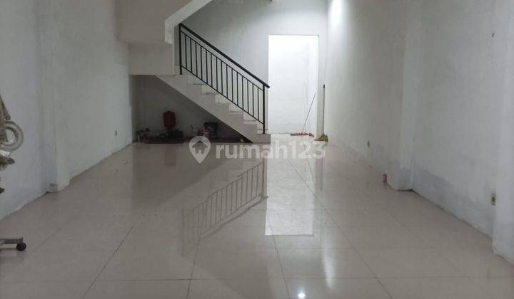 Disewakan Ruko di Tanjung Duren, Jalan Raya, Lt. 70m2, Lb.4x15 + 80m2, 3 Lantai, Jakarta Barat 1