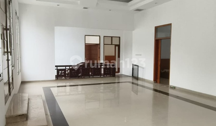 Dijual Rumah Mewah di Jl Manggis Tanjung Duren, Lt. 352m2, Lb.500m2, 2 Lantai, 6 Kt, Jakarta Barat