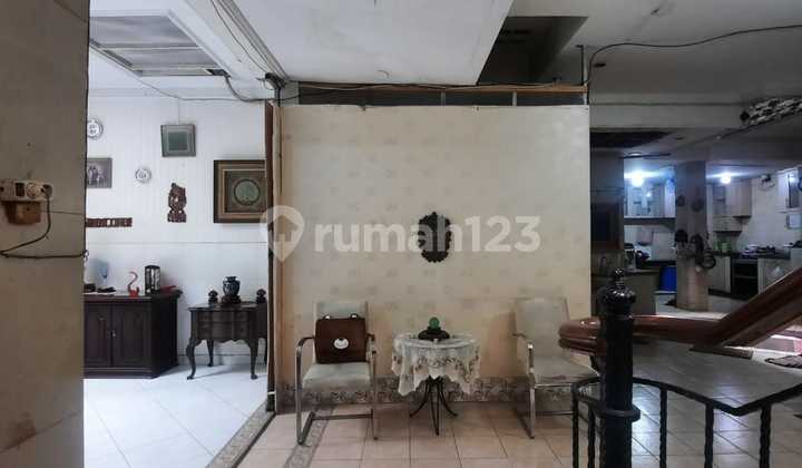 Dijual Cepat Rumah Tanjung Duren, Akses Jalan 3 Mobil, Lt.300m2, Cocok Tuk Lahan Kost, Jakarta Barat Dijual Cepat Rumah Tanjung Duren, Akses Jalan 3 Mobil, Lt.300m2, Cocok Tuk Lahan Kost, Jakarta Barat
