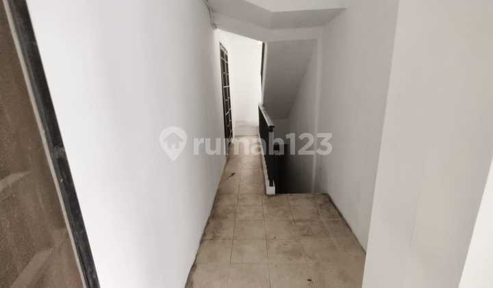 Dijual Rumah Mewah di Jl Manggis Tanjung Duren, Lt. 352m2, Lb.500m2, 2 Lantai, 6 Kt, Jakarta Barat 2