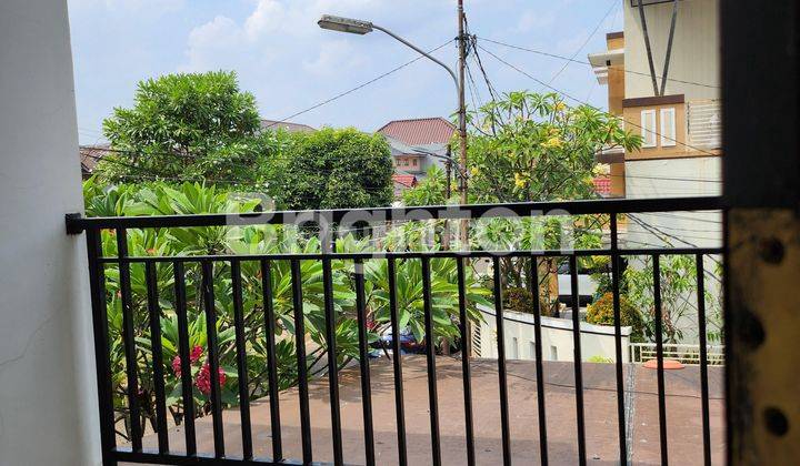 Rumah 2 Lantai Butuh Renovasi di Kawasan Bsd , Tangerang 2