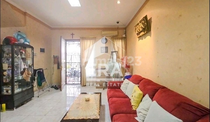 Dijual
Rumah Siap Huni Puri Media Jakarta Barat
Selangkah ke mall Puri Indah Dijual
Rumah Siap Huni Puri Media Jakarta Barat
Selangkah ke mall Puri Indah