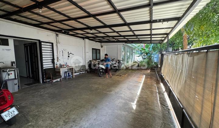 Rumah Lokasi Premium Jl. Tulodong Bawah, Jakarta Selatan 2