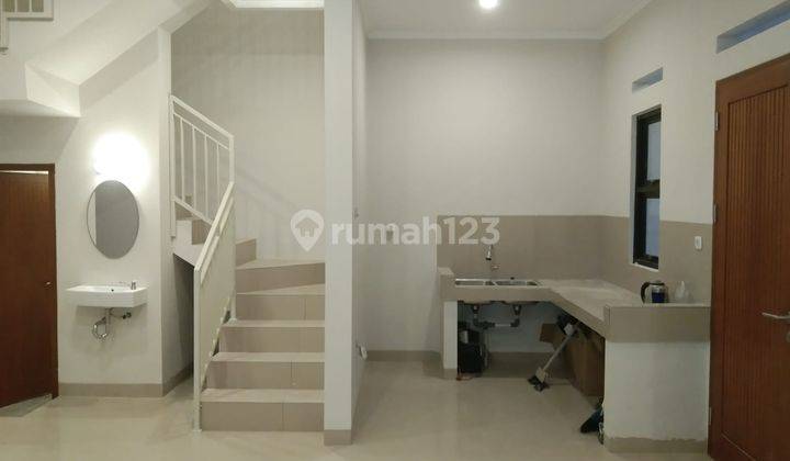 Rumah baru minimalis konsep resort bali di pondok kelapa jakarta