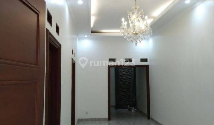 Rumah dijual 1,5 lantai terawat di duren sawit Jakarta Timur  2