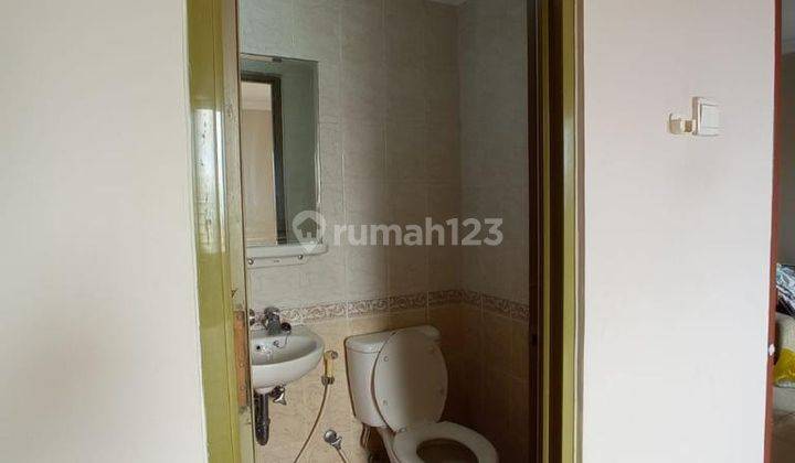 Apartement The Majesty Apartment 3 BR Semi Furnished Bagus 5