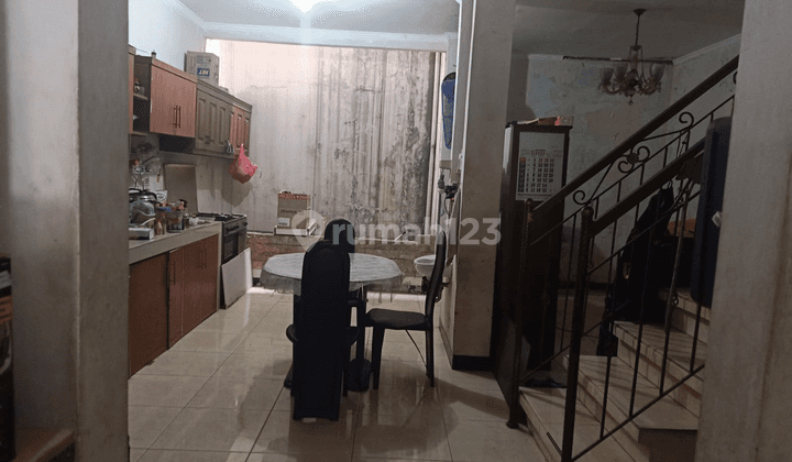 Rumah Bagus Dijual Cepat Harga Murah Siap Huni di Legenda Wisata  1