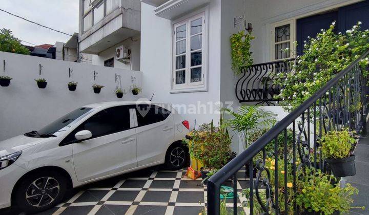 Rumah di Jakarta Selatan Lokasi Strategis Siap Huni  2