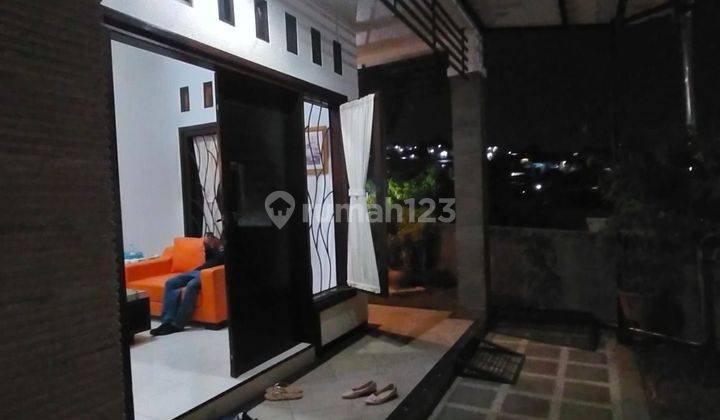 RUMAH CANTIK 2LT SIAP HUNI DI WOLOGITO SEMARANG BARAT SELANGKAH KE BANDARA  2