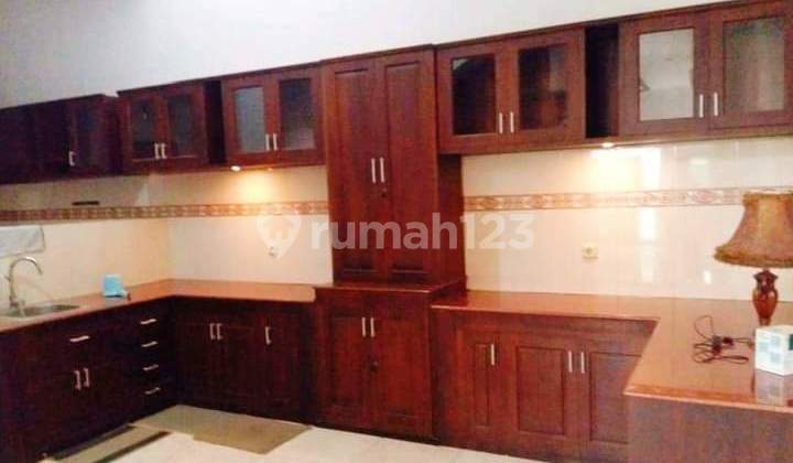 Dijual Rumah Induk & Kos Di Mangga Lamper 14 Kamar Tidur