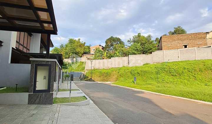 Rumah 2 Lantai Di Cluster Mewah Greenwich Hill Candi Golf  2