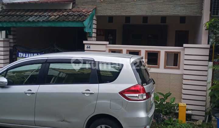 Rumah 2 Setengah Lantai Di Tlogosari Jalan 2 Mobil  2