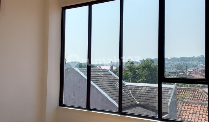 For Sale 3-Story House Menoreh Sampangan Back of the Subdistrict 2