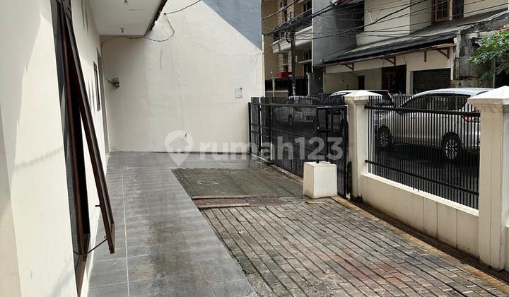 Rumah Bagus Jalan Besar di Tanjung Duren