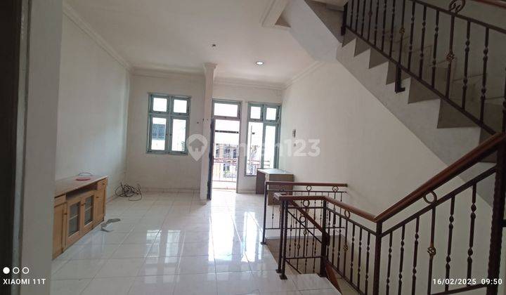 Rumah Minimalis di Tanjung Duren 2
