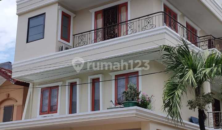 Rumah Bagus Siap Huni di Taman Palem