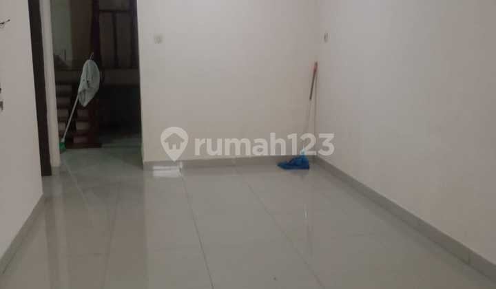 Former Boarding House in Tanjung Duren 2