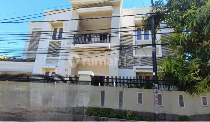 Rumah Besar Siap Huni Deket Binus Anggrek Kemanggisan Rumah Besar Siap Huni Deket Binus Anggrek Kemanggisan