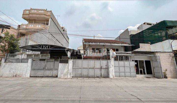 Rumah hitung tanah di Jalan kejayaan jalan 2 mobil  1