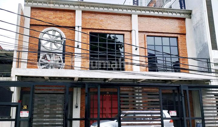 Rumah Bangunan Baru Dengan Konsep Unik Di Setiabudi Rumah Bangunan Baru Dengan Konsep Unik Di Setiabudi