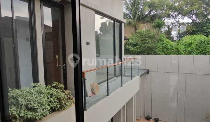 Rumah Baru Estetik Plus Swimming Pool Di Lippo Karawaci