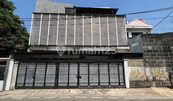 Rumah Besar 2 Hadap Timur Dan Barat Bisa Usaha Dan Huni Rumah Besar 2 Hadap Timur Dan Barat Bisa Usaha Dan Huni