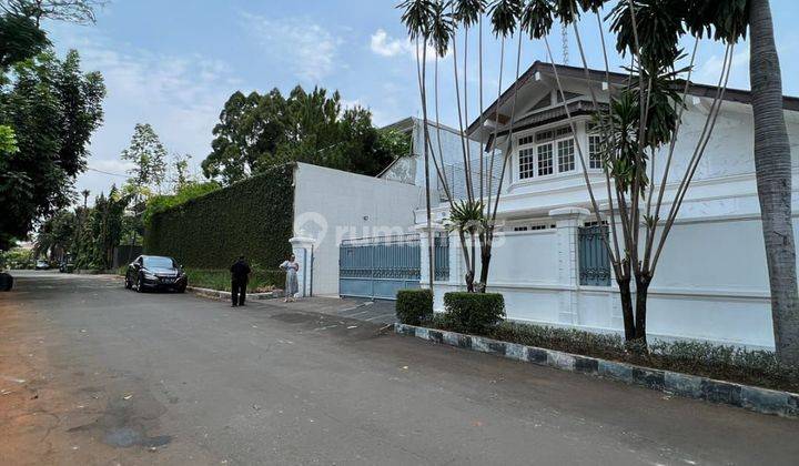 Rumah 2 Lantai Lokasi Strategis Jalanan Lebar Boulevard  1