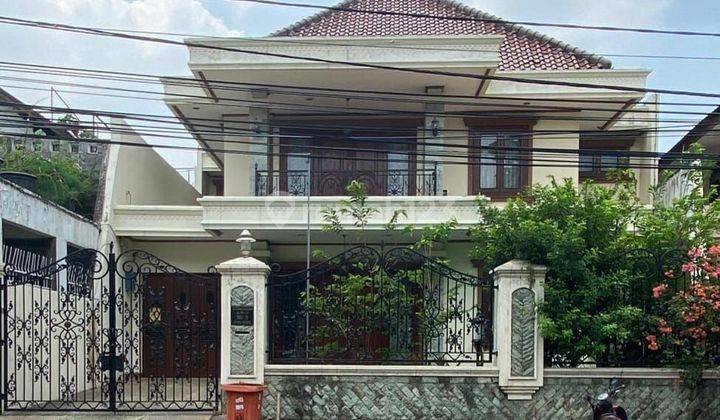 Rumah 2 Lantai Siap Huni  Tidak Butuh Renovasi  1