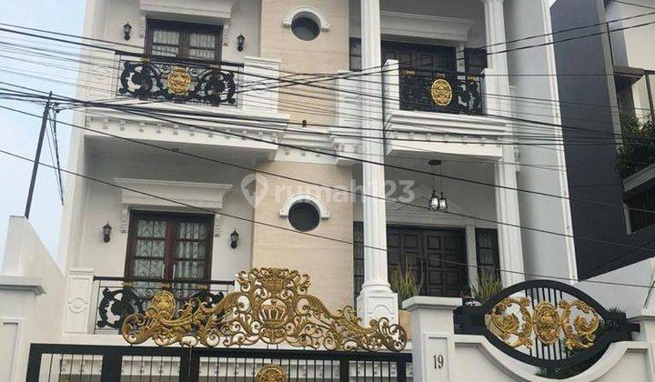 Dijual Rumah Bagus Dan Mewah di Kebon Jeruk 1