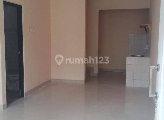 Dijual rumah cantik diroyal palem 2 lantai 2