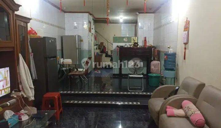 Dijual cepat murah rumah 2,5 lantai ditaman palem lestari 2