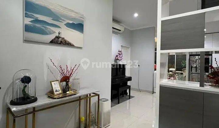 Dijual rumah 2,5lantai full renov digolf island 2