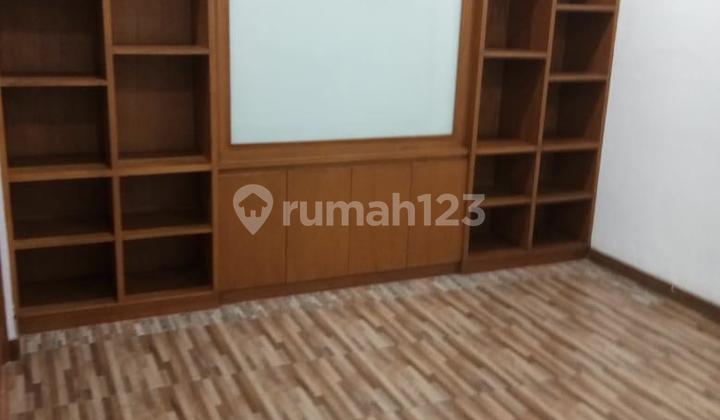 For Sale: 4-Storey Connected Shop-House on Jalan Warung Buncit Raya 2