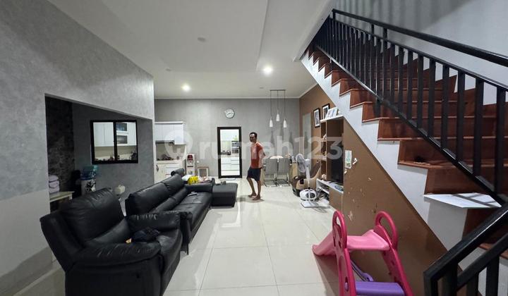 Dijual Rumah Bagus 2,5Lantai Bebas Banjir (Tl)