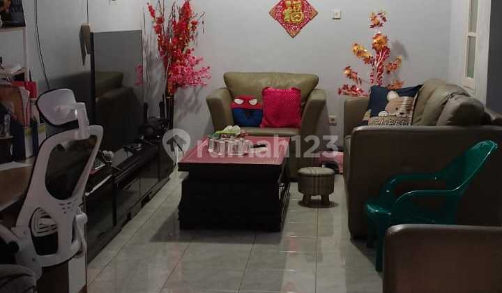Dijual Cepat Rumah 2 Lantai Ditaman Palem Lestari