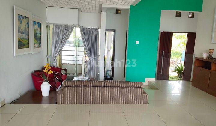 Dikontrakan rumah bagus fullfurnished dengan view gunung dan golf 2