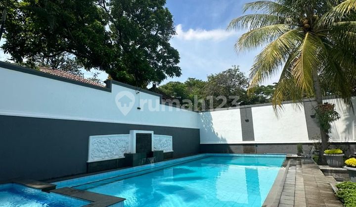 For Quick Sale, Luxurious House with Swimming Pool in Sentul City. 2