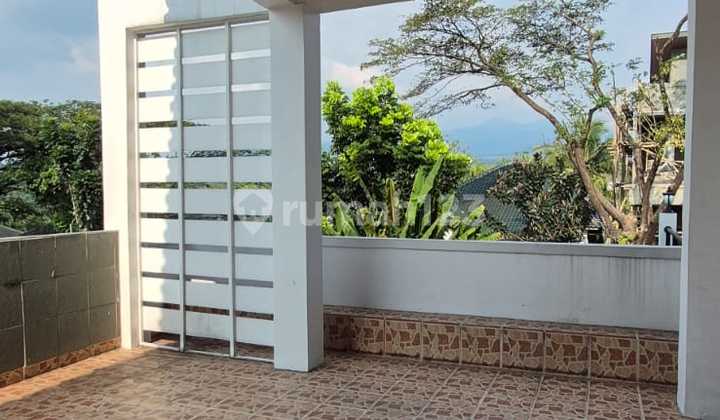 DISEWA RUMAH 2 LANTAI SEMIFURNIS BUKIT GOLF HIJAU BGH SENTUL CITY 2