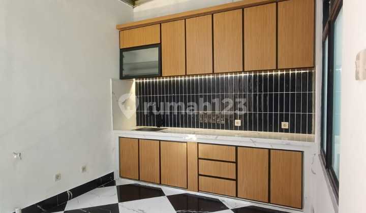 DIJUAL RUMAH BAGUS STRATEGIS MURAH HARGA NEGO DI SENTUL CITY 2