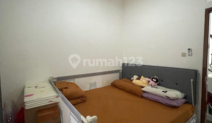 DIKONTRAKAN RUMAH 2 LANTAI FURNISH TINGGAL BAWA KOPER SENTUL CITY 2