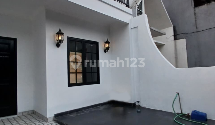 DIJUAL RUMAH BAGUS 2 LANTAI SIAP HUNI HARGA MURAH SENTUL CITY DIJUAL RUMAH BAGUS 2 LANTAI SIAP HUNI HARGA MURAH SENTUL CITY