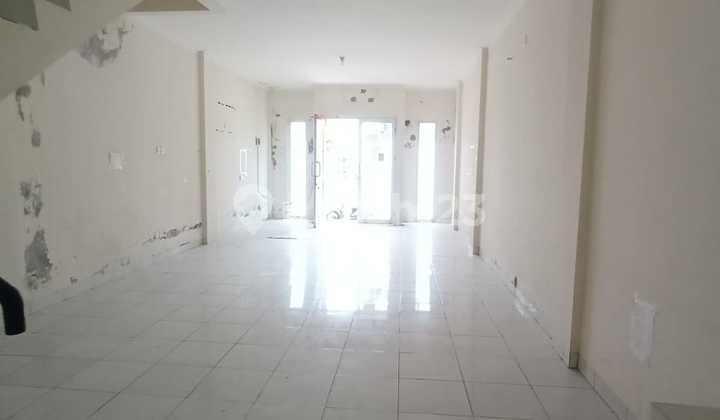 FOR RENT YEARLY AFFORDABLE 2-STORY SHOP HOUSE NIRWANA SENTUL CITY FOR RENT YEARLY AFFORDABLE 2-STORY SHOP HOUSE NIRWANA SENTUL CITY